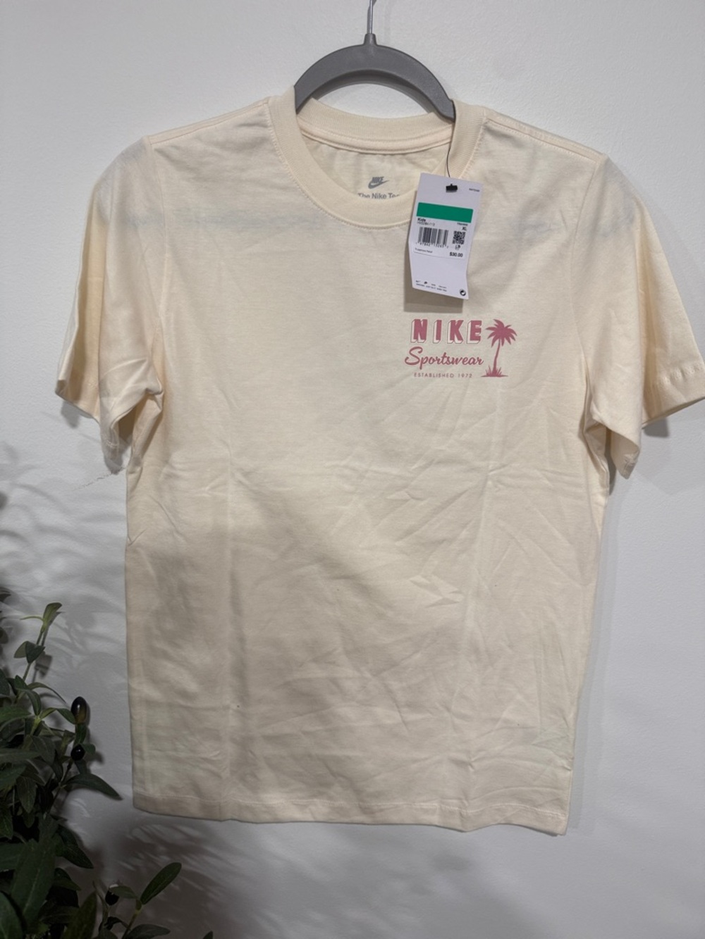 Nike kids Cream Short-Sleeve Tee with Pink Logo